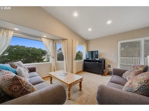 26035 Beach Drive Rockaway Beach OR 97136