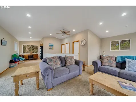 26035 Beach Drive Rockaway Beach OR 97136