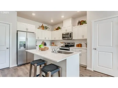 3421 SW Thomas Avenue Gresham OR 97080