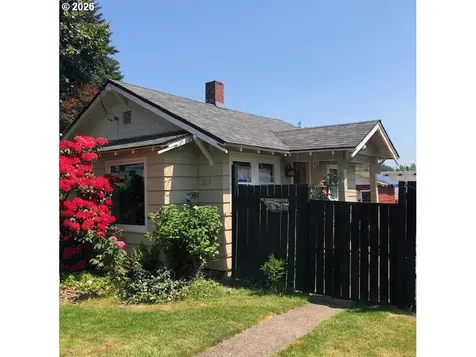 515 E Gloucester Street Gladstone OR 97027