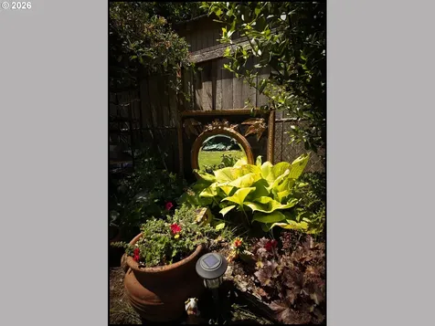 515 E Gloucester Street Gladstone OR 97027