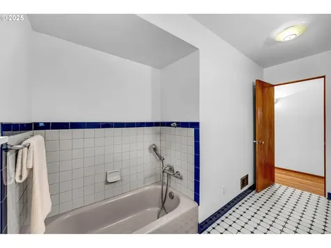 4208 NW Olive Street Vancouver WA 98660