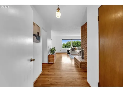 4208 NW Olive Street Vancouver WA 98660