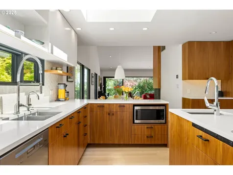2930 NW Quimby Street Portland OR 97210