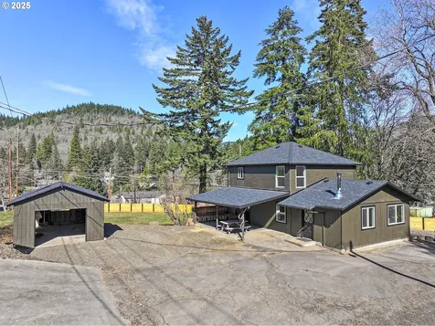 1272 N Main Avenue White Salmon WA 98672