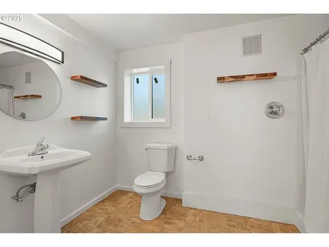 1272 N Main Avenue White Salmon WA 98672