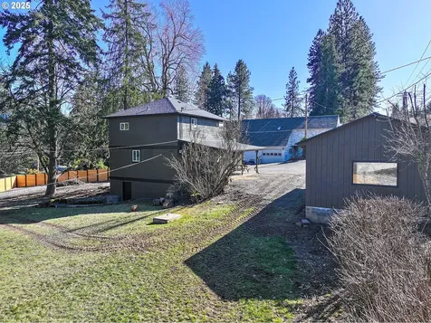 1272 N Main Avenue White Salmon WA 98672