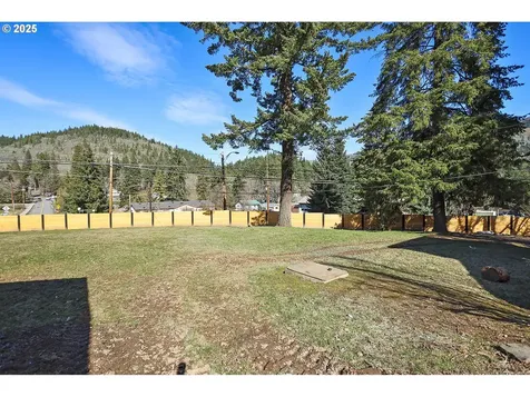 1272 N Main Avenue White Salmon WA 98672