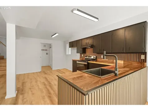 1272 N Main Avenue White Salmon WA 98672