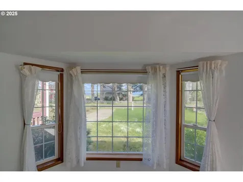 34009 Territory Road Oysterville WA 98641