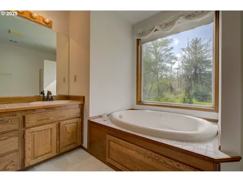 34009 Territory Road Oysterville WA 98641