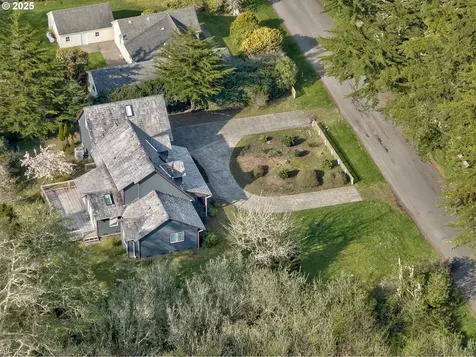 34009 Territory Road Oysterville WA 98641