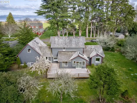 34009 Territory Road Oysterville WA 98641