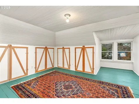 1333 SE Main Street Portland OR 97214