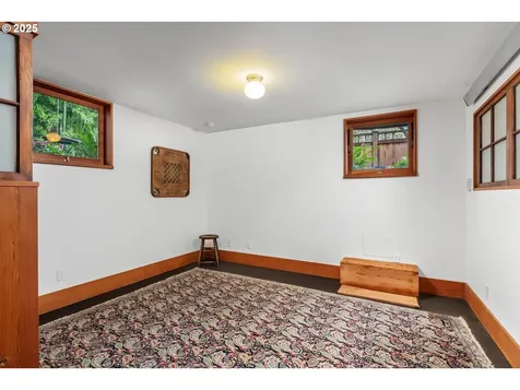 1333 SE Main Street Portland OR 97214