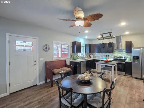 1214 N Clark Street Cornelius OR 97113