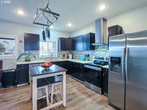 1214 N Clark Street Cornelius OR 97113