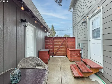 1214 N Clark Street Cornelius OR 97113
