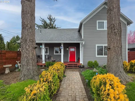 1214 N Clark Street Cornelius OR 97113