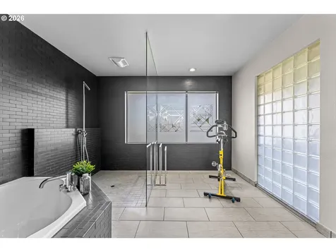 14400 Uplands Drive Lake Oswego OR 97034