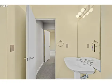 14400 Uplands Drive Lake Oswego OR 97034