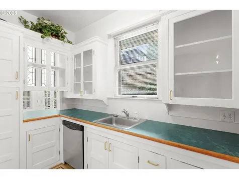 2936 SE Taylor Street Portland OR 97214