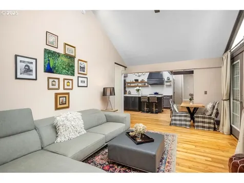 25 Da Vinci Street Lake Oswego OR 97035
