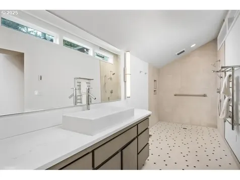 25 Da Vinci Street Lake Oswego OR 97035