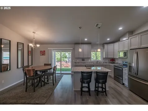 1214 Cessna Court Sweet Home OR 97386