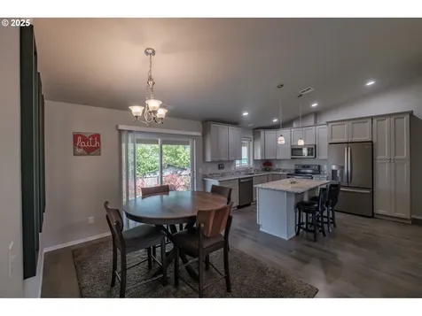 1214 Cessna Court Sweet Home OR 97386
