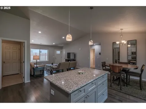 1214 Cessna Court Sweet Home OR 97386