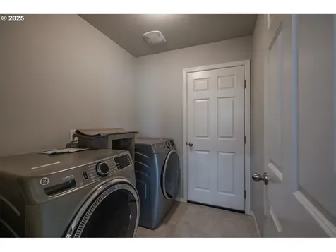 1214 Cessna Court Sweet Home OR 97386