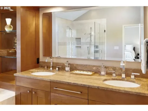 4062 Pfeifer Court Lake Oswego OR 97035
