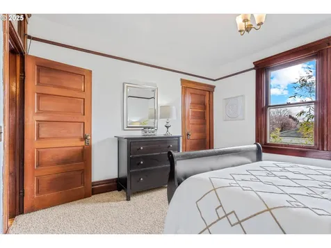 3339 SE 28th Place Portland OR 97202