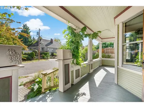 3339 SE 28th Place Portland OR 97202