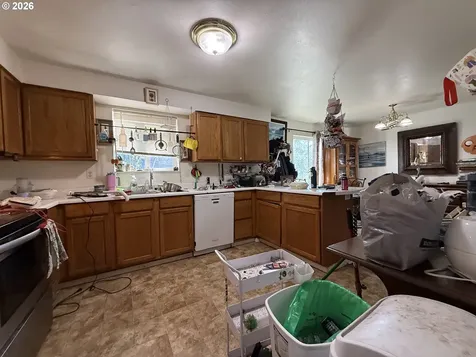 226 Cypress Street Brookings OR 97415