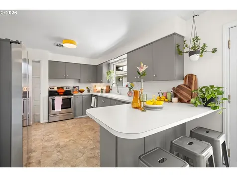 600 NE 108th Avenue Portland OR 97220