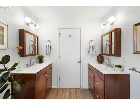 600 NE 108th Avenue Portland OR 97220