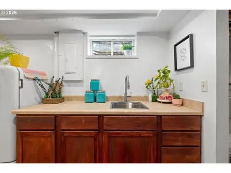 600 NE 108th Avenue Portland OR 97220