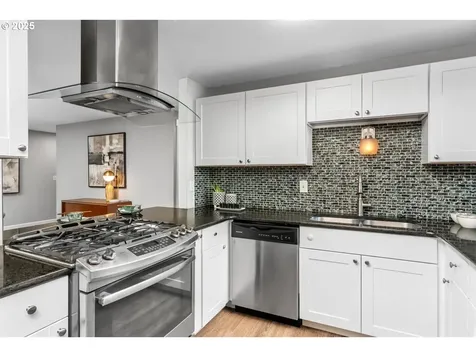 4545 SW Vacuna Street Portland OR 97219