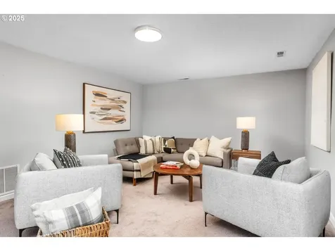 4545 SW Vacuna Street Portland OR 97219