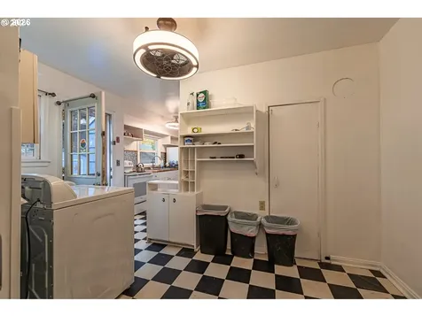 123 Elkay Drive Eugene OR 97404