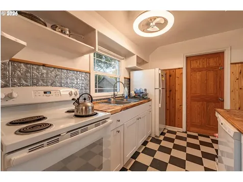 123 Elkay Drive Eugene OR 97404