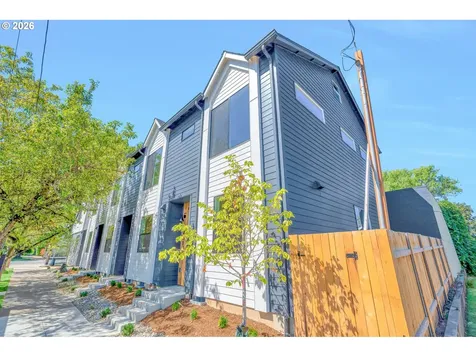 2381 SE 45th Avenue Portland OR 97215