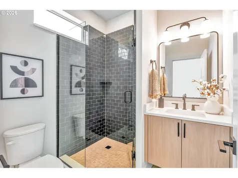 2381 SE 45th Avenue Portland OR 97215