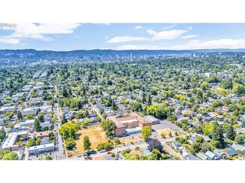 2381 SE 45th Avenue Portland OR 97215
