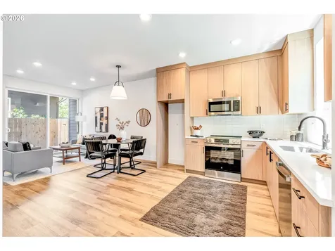 2381 SE 45th Avenue Portland OR 97215