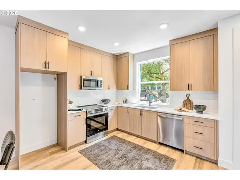 2381 SE 45th Avenue Portland OR 97215