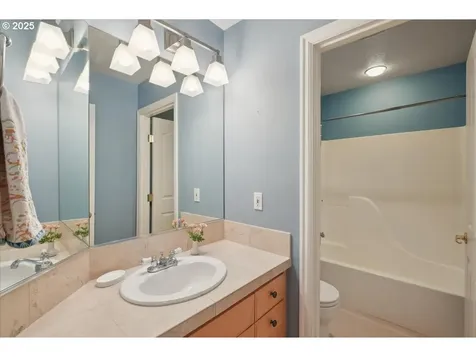 15532 SE Henderson Way Portland OR 97236