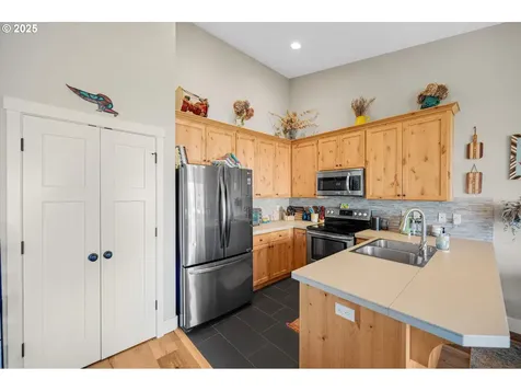 735 N College Street Newberg OR 97132